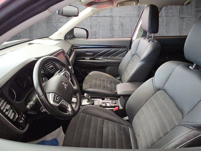 Outlander 2.4 PHEV Plug-in Hybrid Basis Spirit