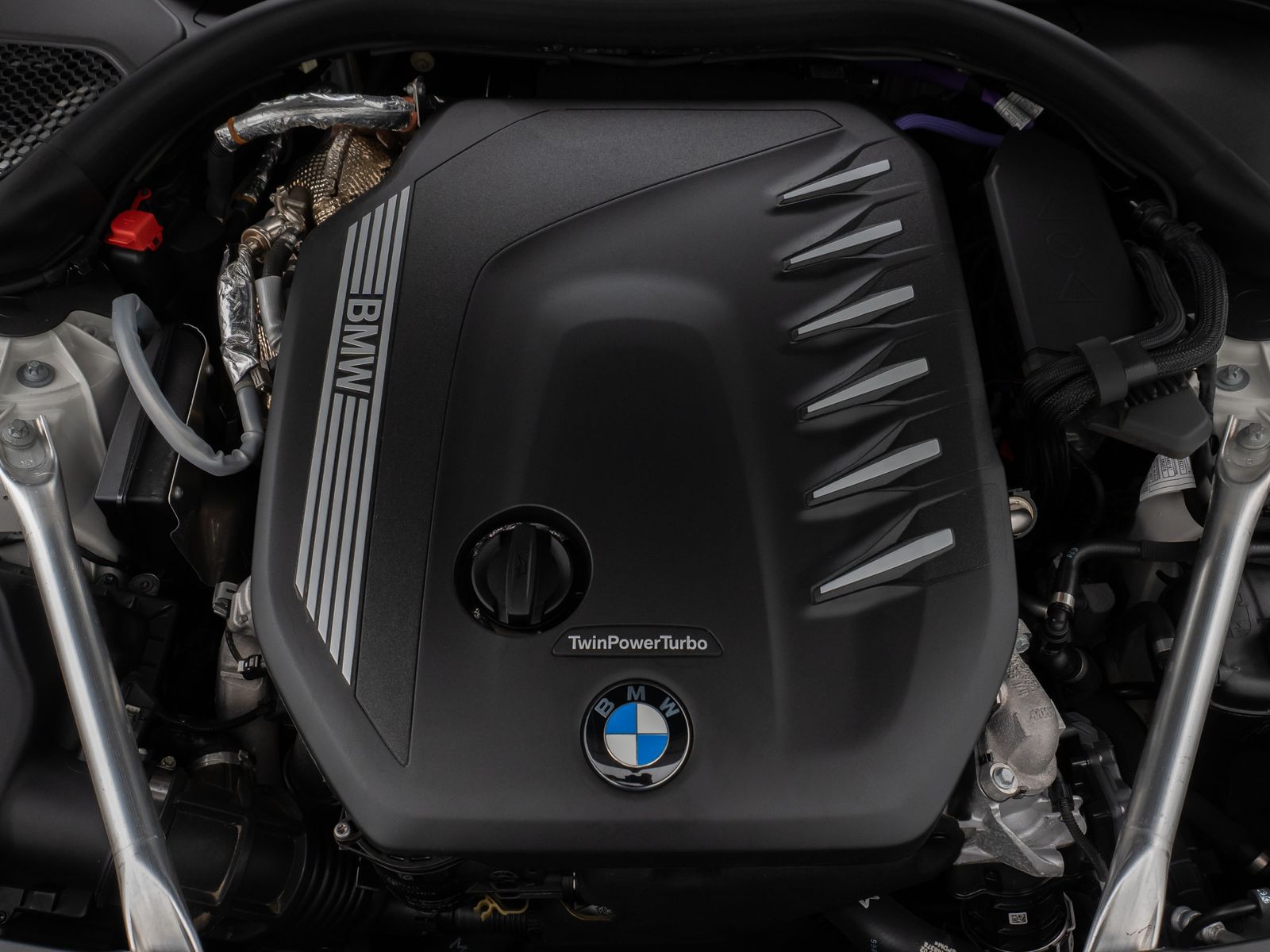 Fahrzeugabbildung BMW 530d Kamera HUD DAB Komfort Alarm Sport 19Zoll
