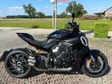 Ducati Diavel V4 - DUCATI DIAVEL V4