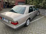 Mercedes-Benz  E 230 Sportline /H-Kennzeichen/ Rosinchen - silberne Mercedes-Benz E 230