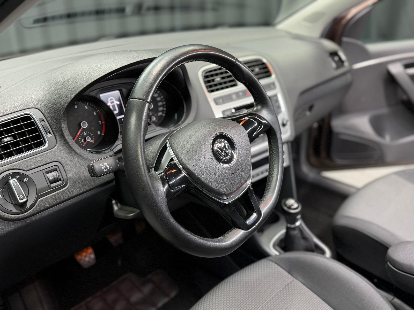 Fahrzeugabbildung Volkswagen Polo V Highline BMT/Start-Stopp|KLIMA|PDC|1-HD