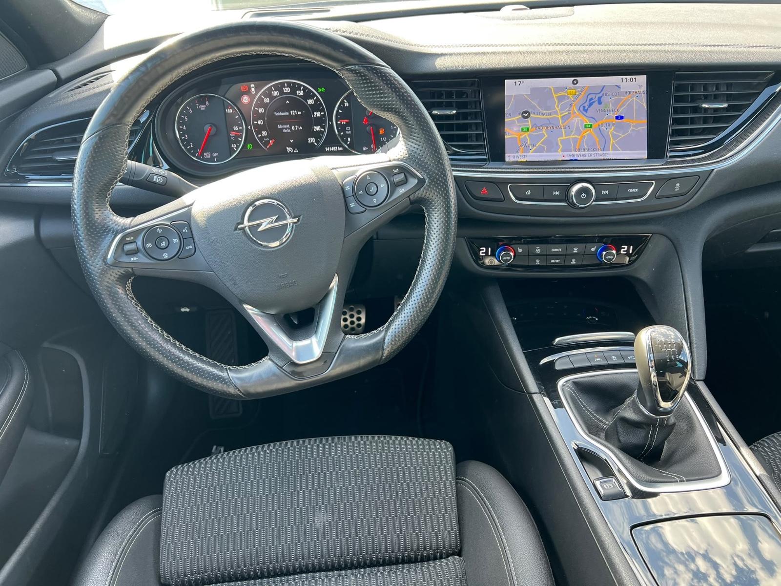 Opel Insignia B ST Scheckheft Navi Klima LED Pano AHK