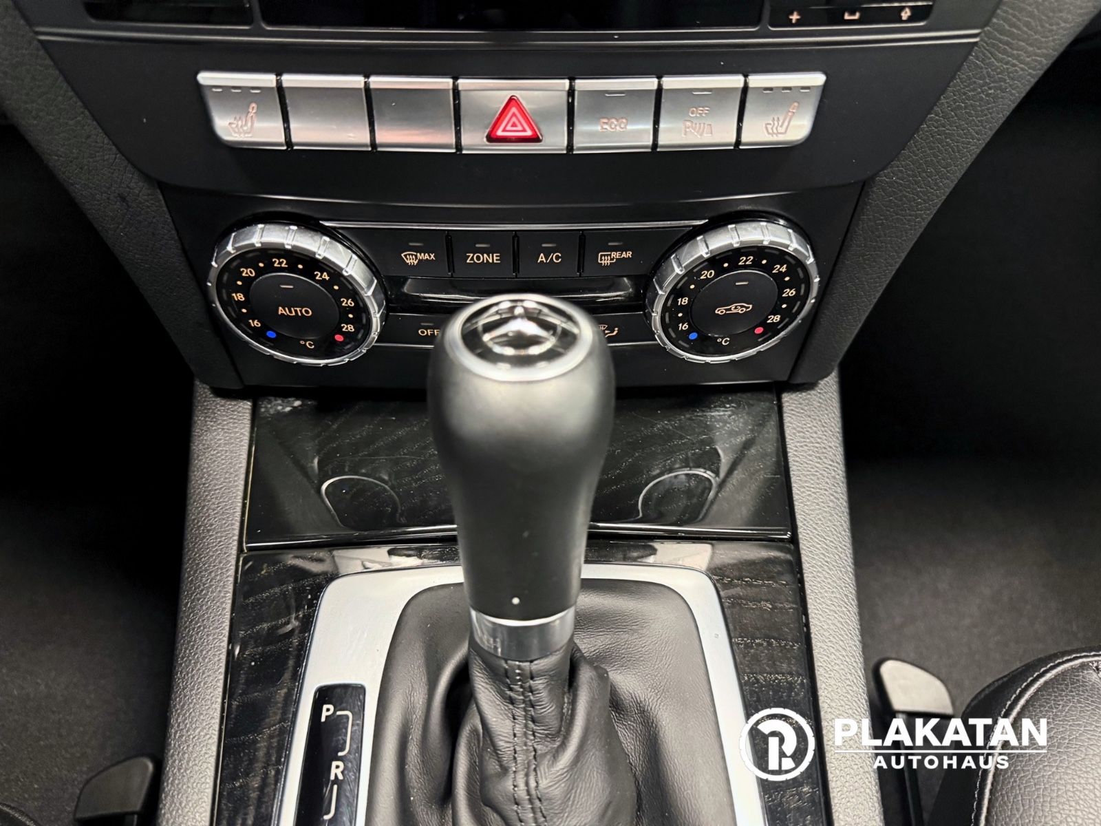 Fahrzeugabbildung Mercedes-Benz C 350 CDI Navi Tempomat Bi-Xenon MB-Service
