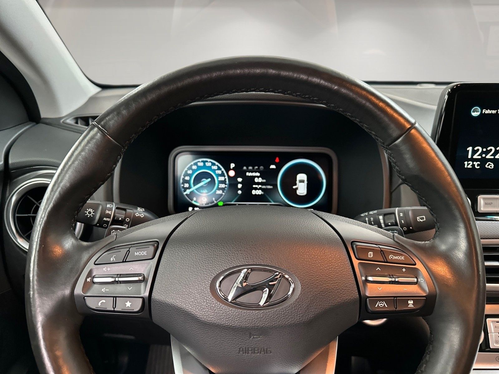 Fahrzeugabbildung Hyundai KONA FL Elektro 39kWh TREND NAVI  LED