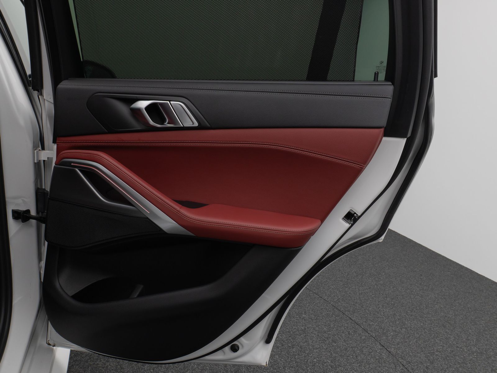 Fahrzeugabbildung BMW X6 xD40d M Sport Panorama 360°Laser HUD DisplKey