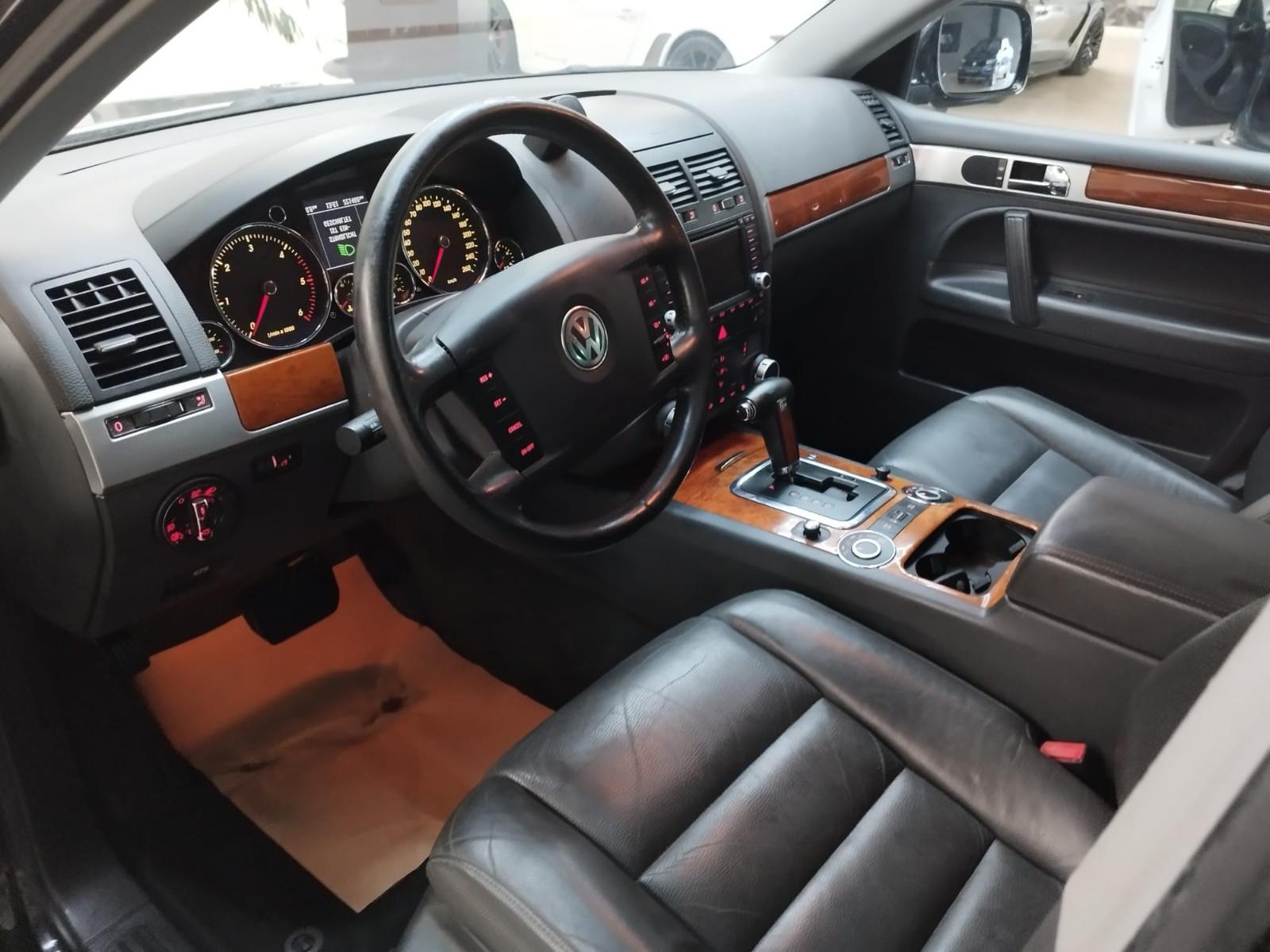 Volkswagen Touareg 2005 — photo 21