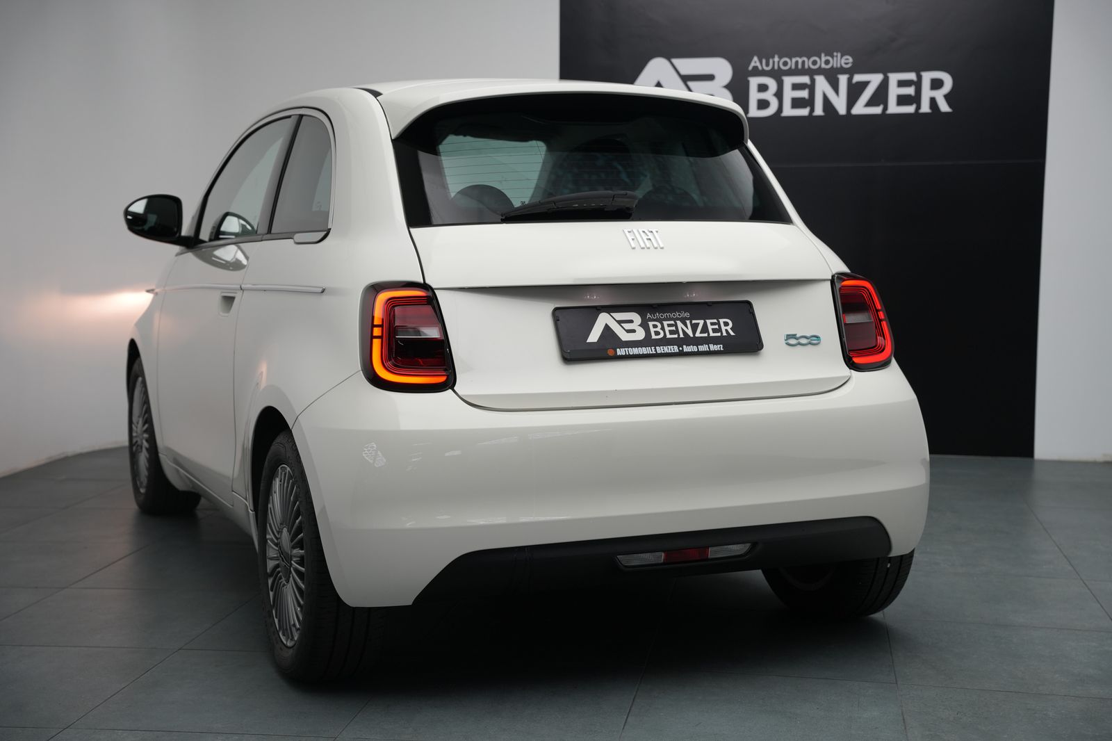Fahrzeugabbildung Fiat 500 e*Klima*Bluetooth*Spurhalteassistent*Keyless