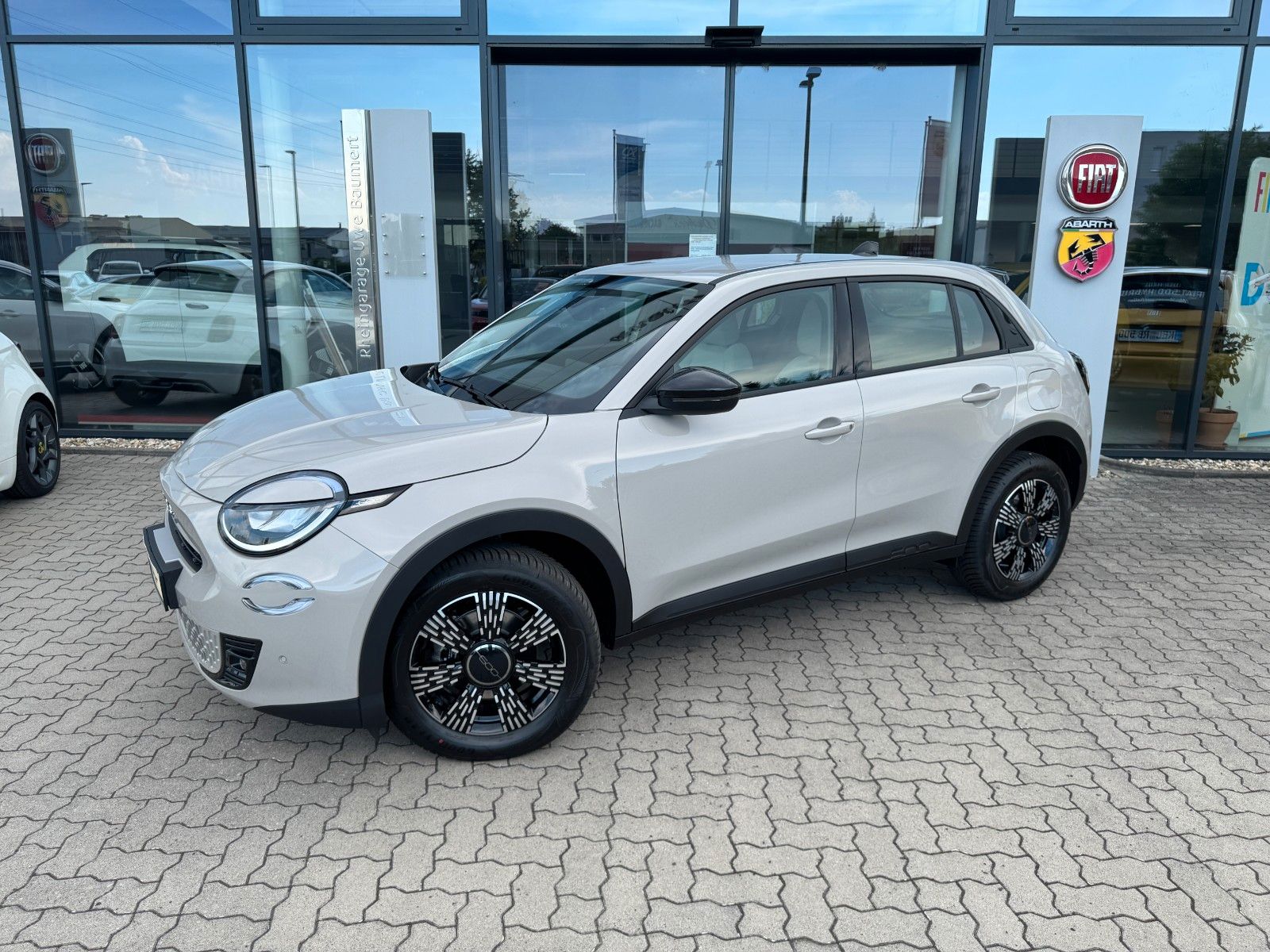 Fiat 600 1.2 110 Hybrid Icon + KomfortPaket imagem 2