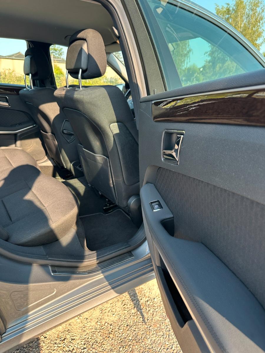 Mercedes-Benz E 220 CDI Aut. BlueEFFICIENCY Wartungsfrei AHK