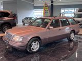 Mercedes-Benz E 280T S124 super Historie/ original RG. AHK - Mercedes-Benz: Kombi, S124
