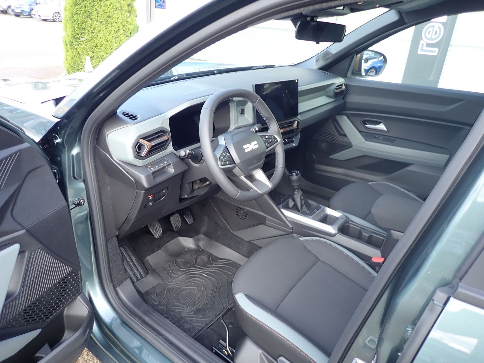 Fahrzeugabbildung Dacia Bigster Extreme TCe 140