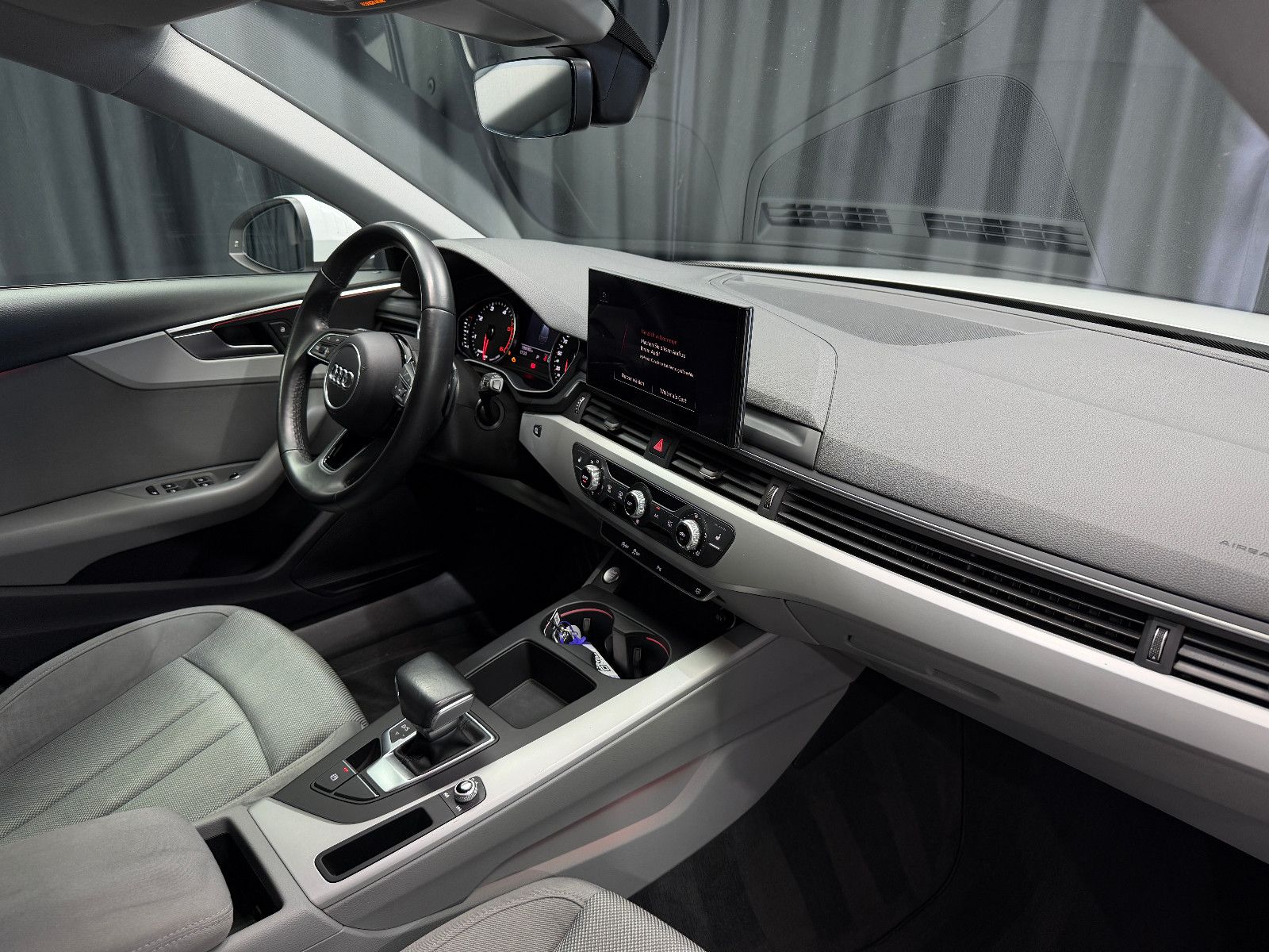 Fahrzeugabbildung Audi A4 Avant 35 TDI advanced|MATRIX|LCI|RF-KAMERA