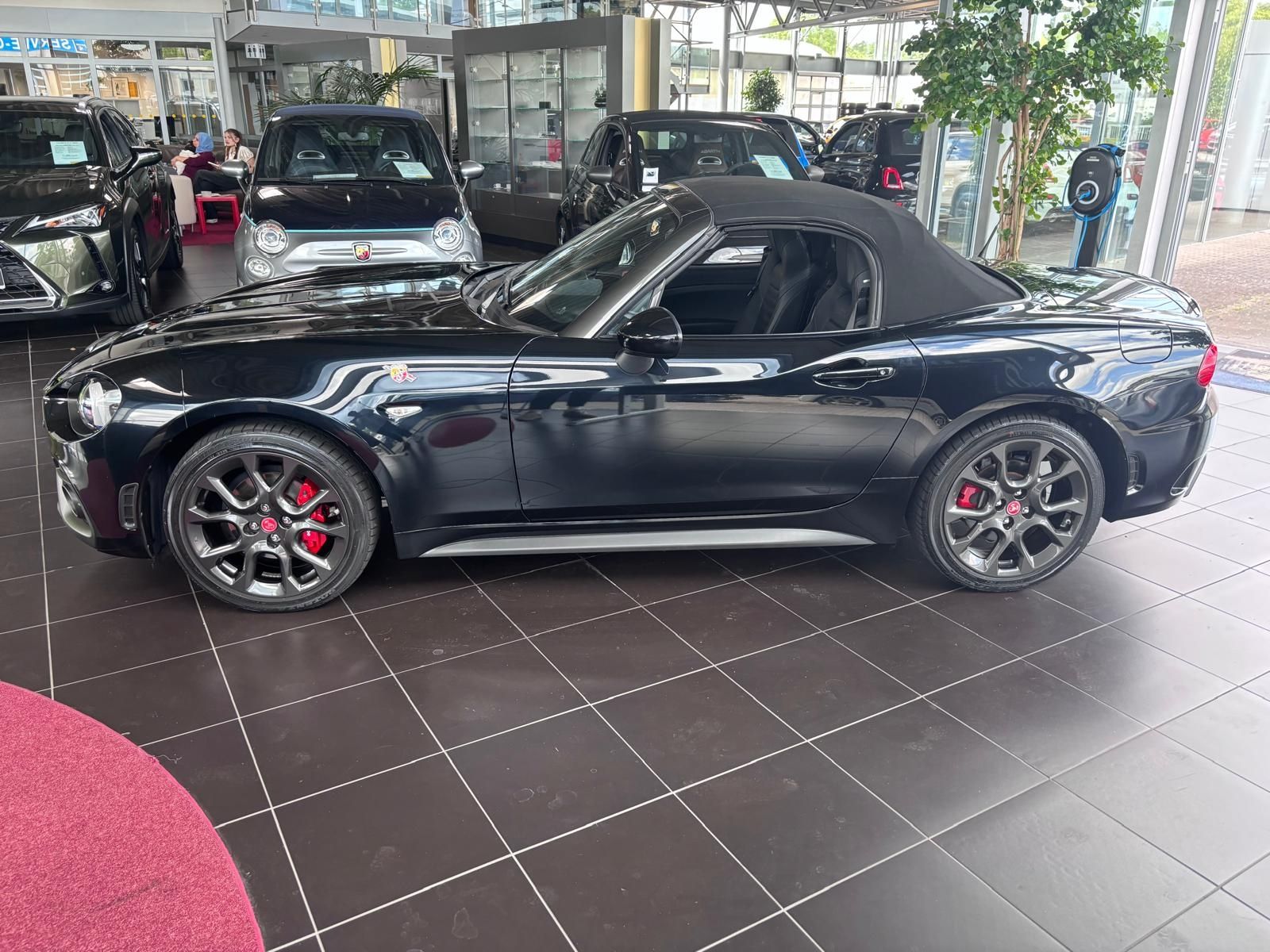 Fahrzeugabbildung Abarth 124 Spider  Navi KLIMA LEDER ALU Sitzheizung