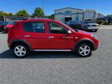 Dacia Sandero 1.6 MPI 85 Stepway - Dacia Sandero: Rot