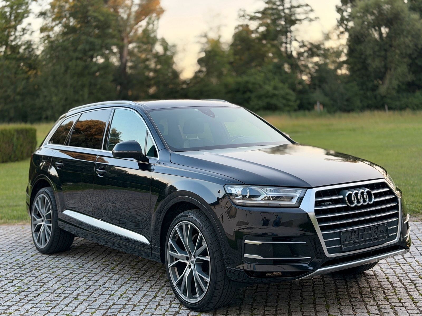 AUDI Audi Q7 3.0 TDI 218 PS Automatik Navi 22 Zoll