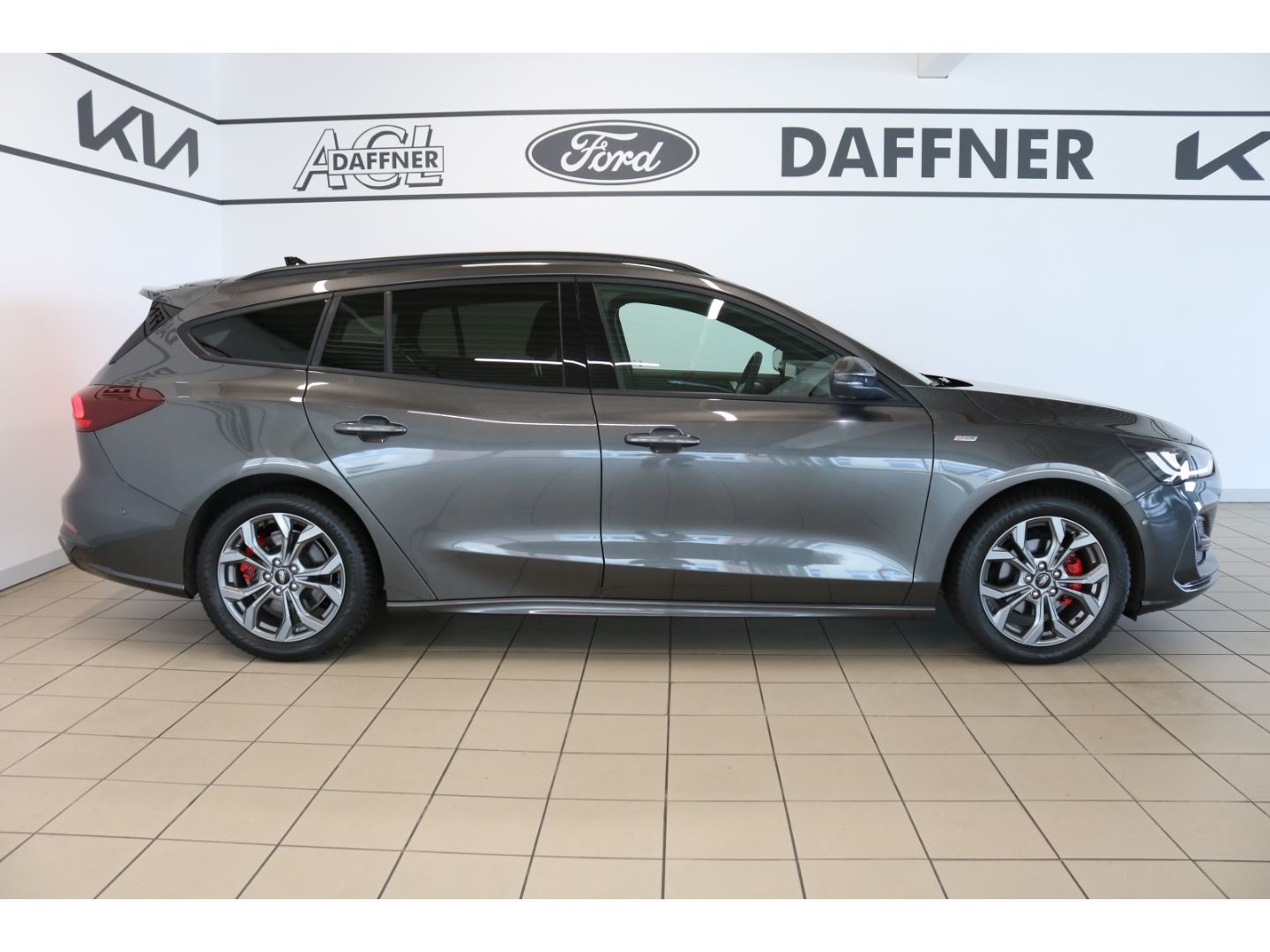 Fahrzeugabbildung Ford Focus Turnier ST-Line X 1.0 EcoBoost Mild-Hybrid