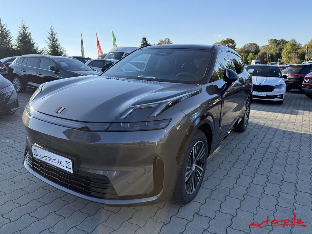 Image of Lynk&Co 08