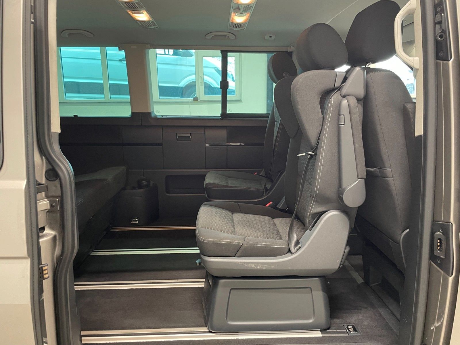 Fahrzeugabbildung Volkswagen T6 Multivan Comfortline / AHK