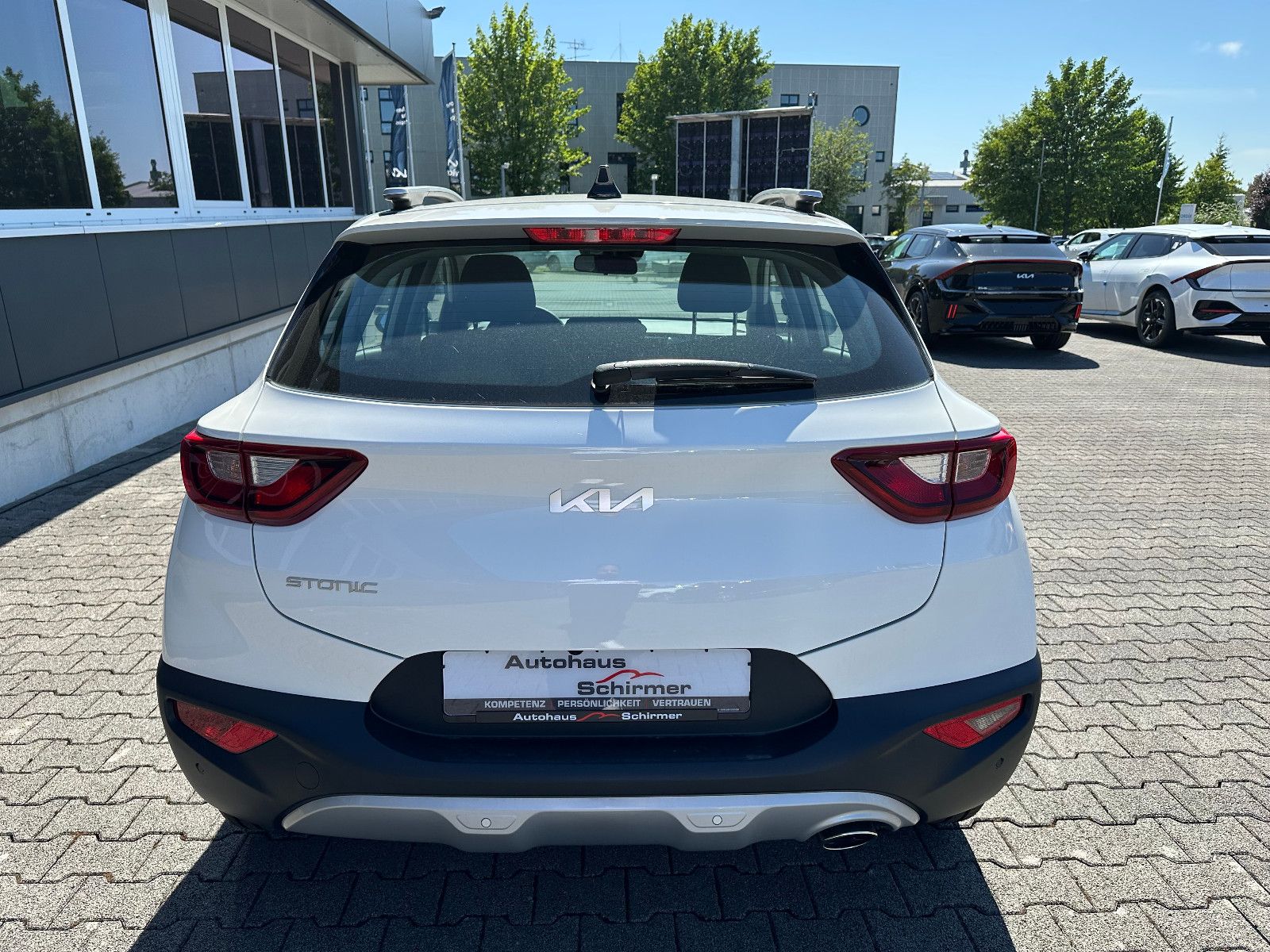 Fahrzeugabbildung Kia Stonic  1.0T 100 PS DCT VISION Navi Sitzhzg.