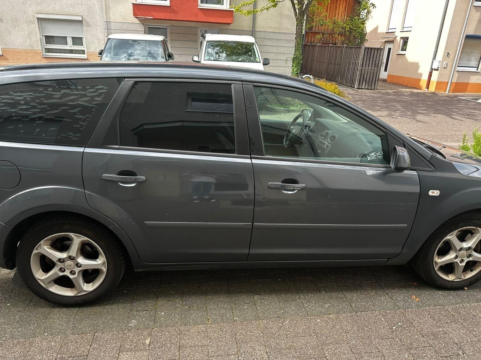 Ford Focus 2005 — engine 145 HP (107kW)