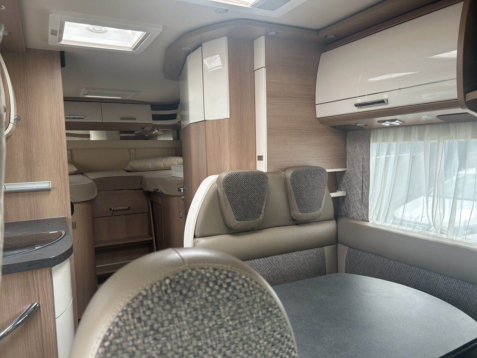 Fahrzeugabbildung Carthago C-Tourer T 143 LE Sprinter 417 CDI DISTRO LED TV