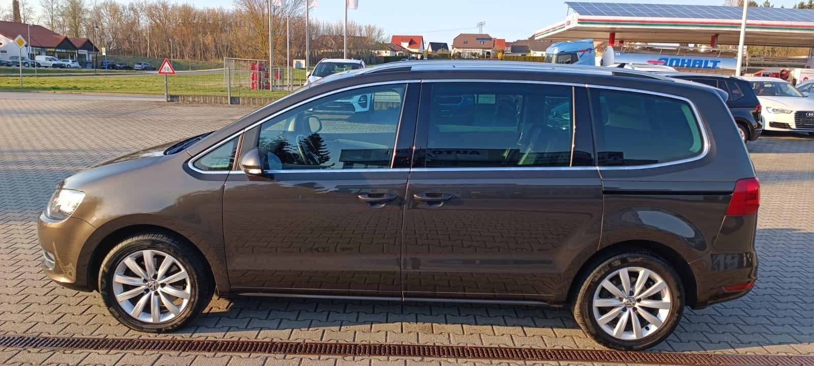 Volkswagen Sharan Highline 2.0 TDI DSG Standheizung/Pano/