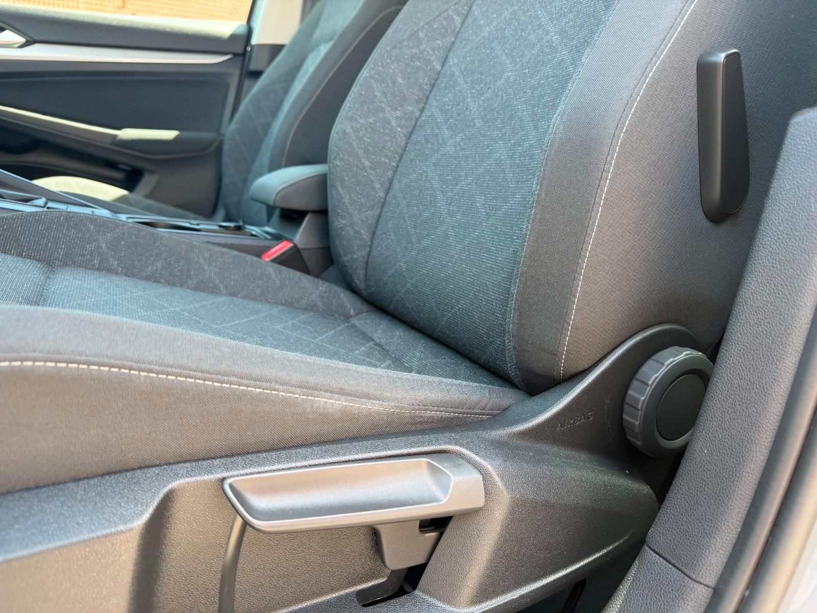 Volkswagen Golf VIII 1.5 TSI Life LED Navi CarPlay Virtual, миниатюра 23