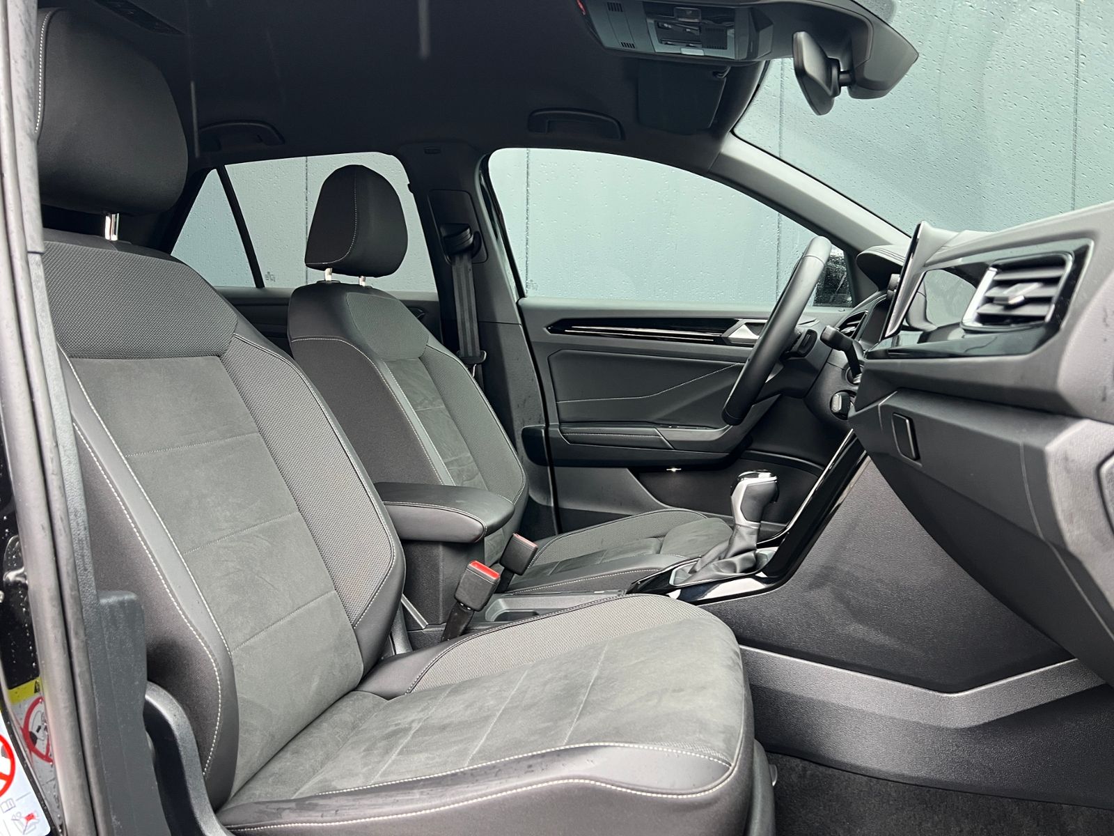 Fahrzeugabbildung Volkswagen T-Roc Style 1.5 TSI DSG *AHK, LED, BlackStyle, 1