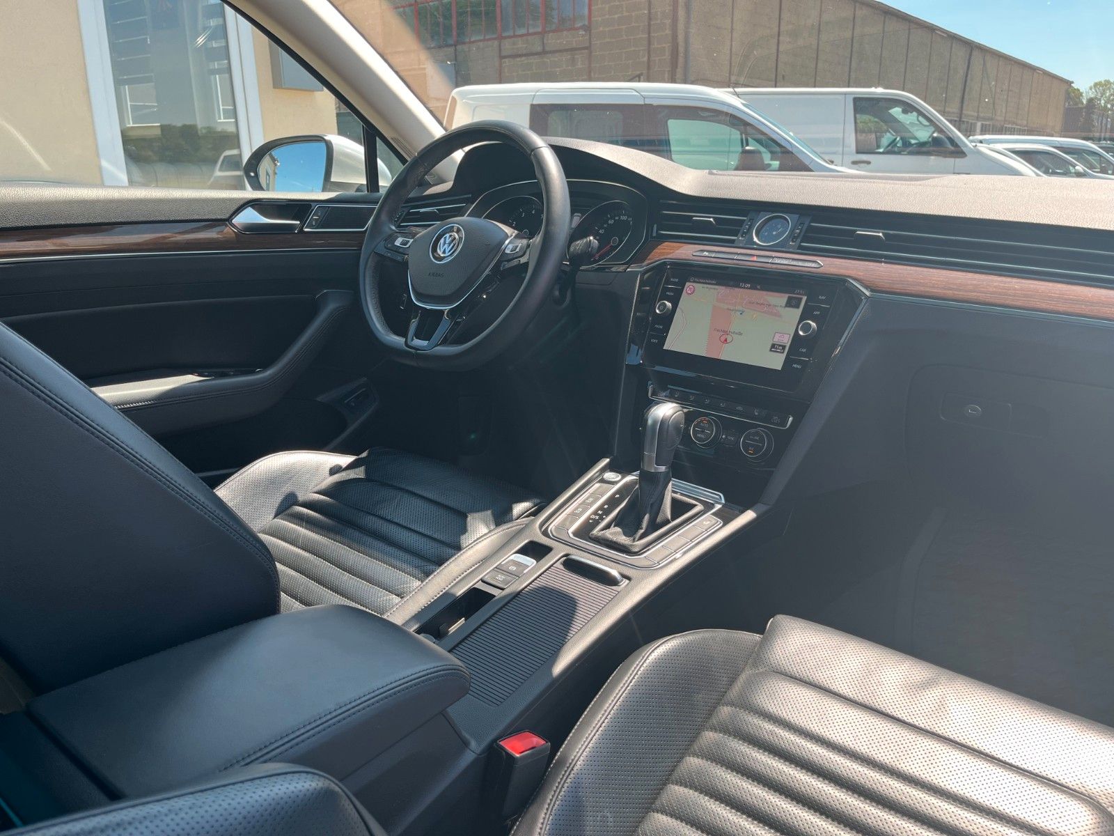 Fahrzeugabbildung Volkswagen Passat Variant 1.8 TSI DSG Navi Leder HIGHLINE
