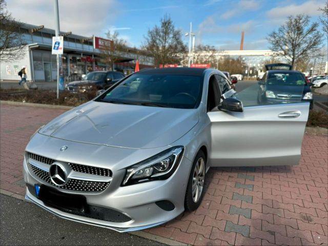 MERCEDES-BENZ Mercedes-Benz CLA 180 in einem sehr guten ...