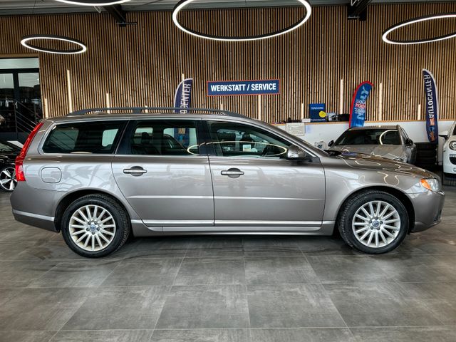 Volvo V70 Kombi Momentum *Leder*