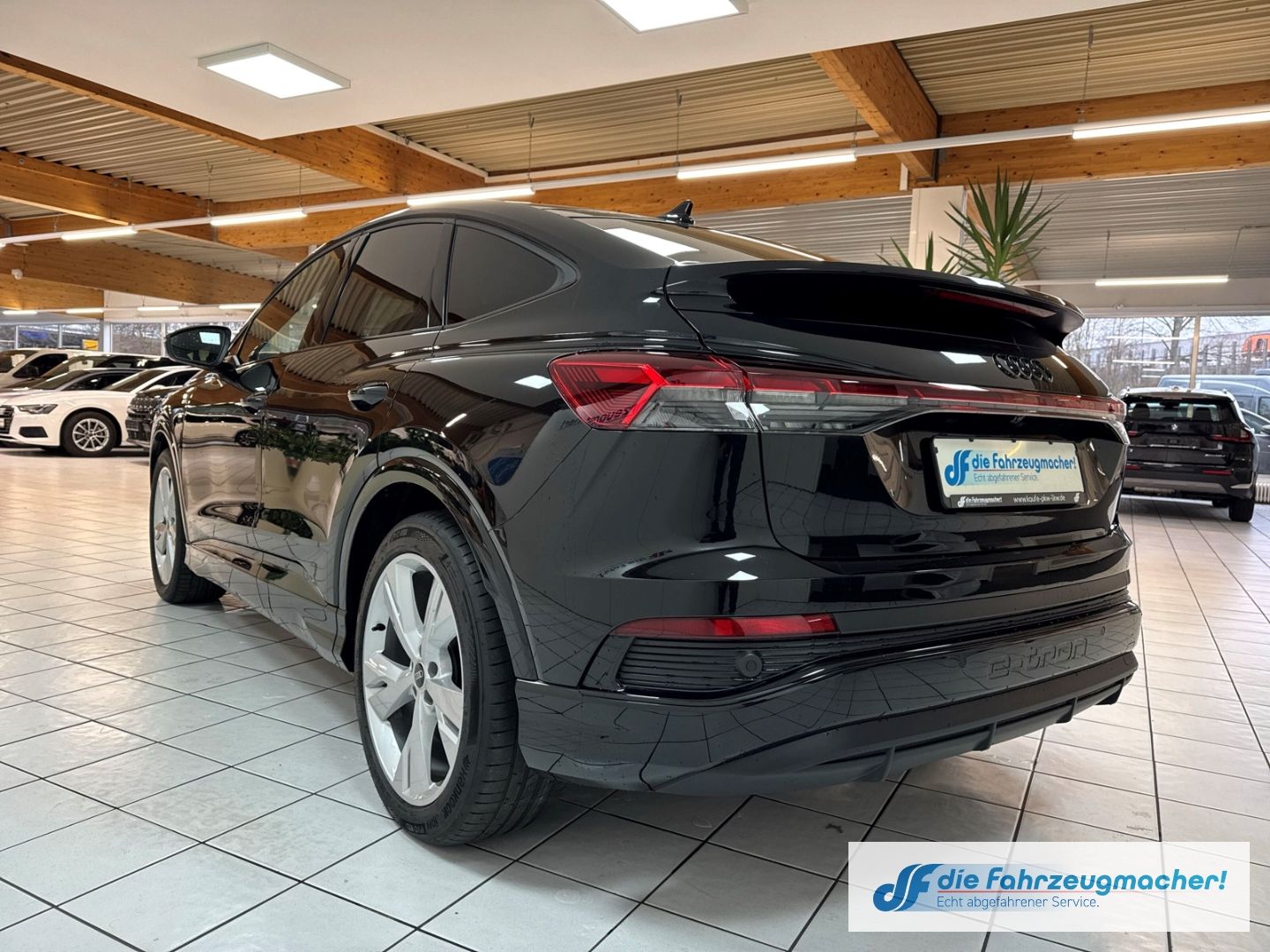 Fahrzeugabbildung Audi Q4 e-tron Sportback 40 Sportpaket AHK-klappbar N