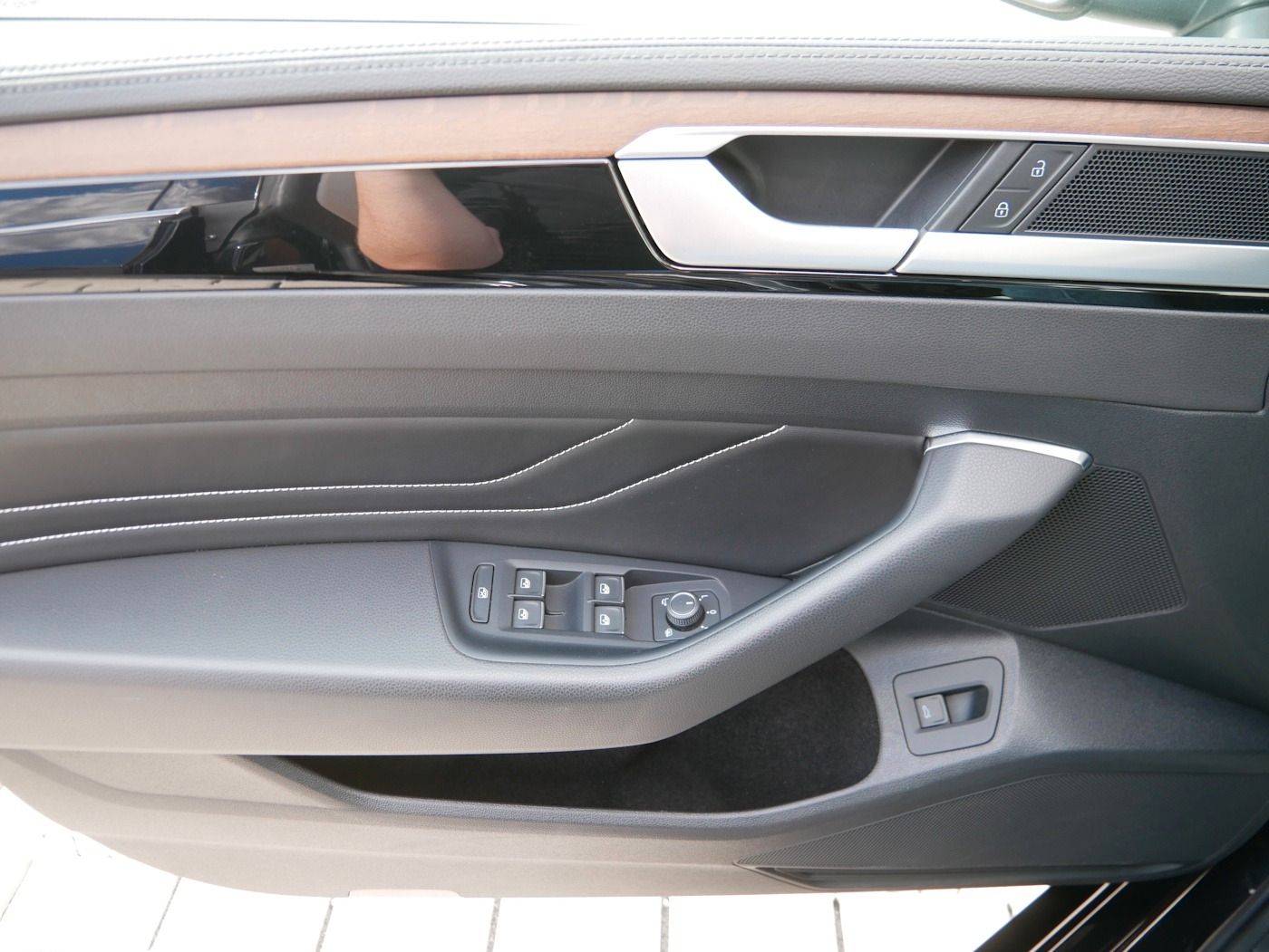 Fahrzeugabbildung Volkswagen Arteon SB 2.0 Elegance NEU60T AHK Kamera DSG SHZ