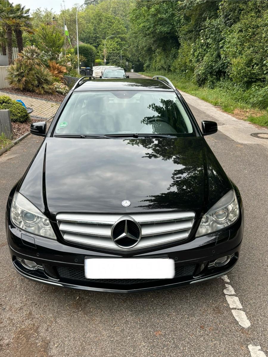 Mercedes-Benz C250 2010 — rear view