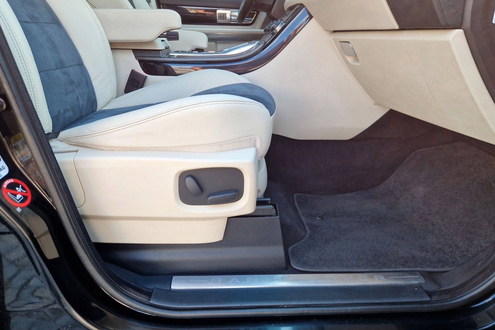 Fahrzeugabbildung Land Rover Range Rover Sport*Schiebedach*Motorrevision