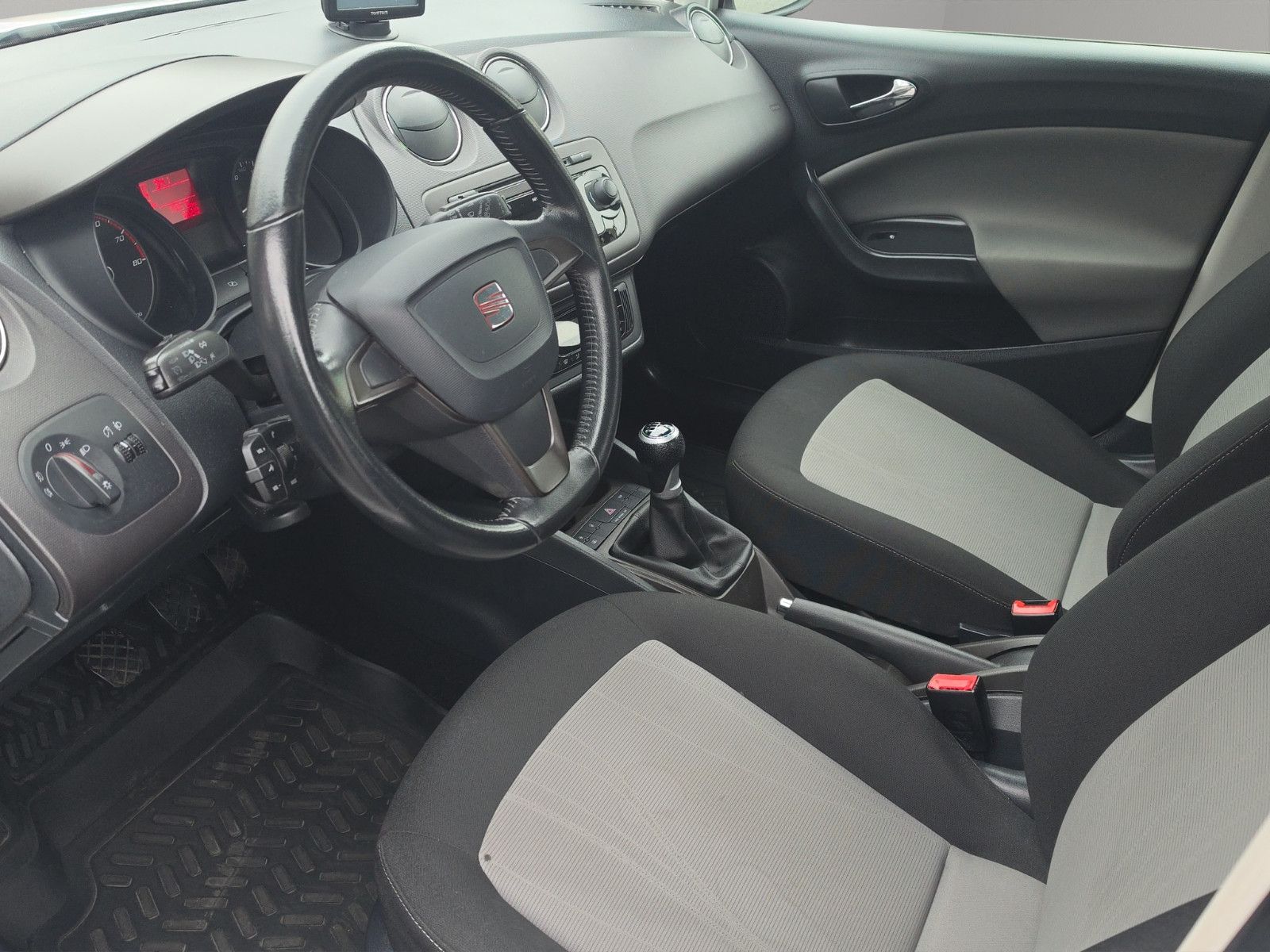 Fahrzeugabbildung SEAT Ibiza Lim. Style Viva TÜV SERVICE NEU