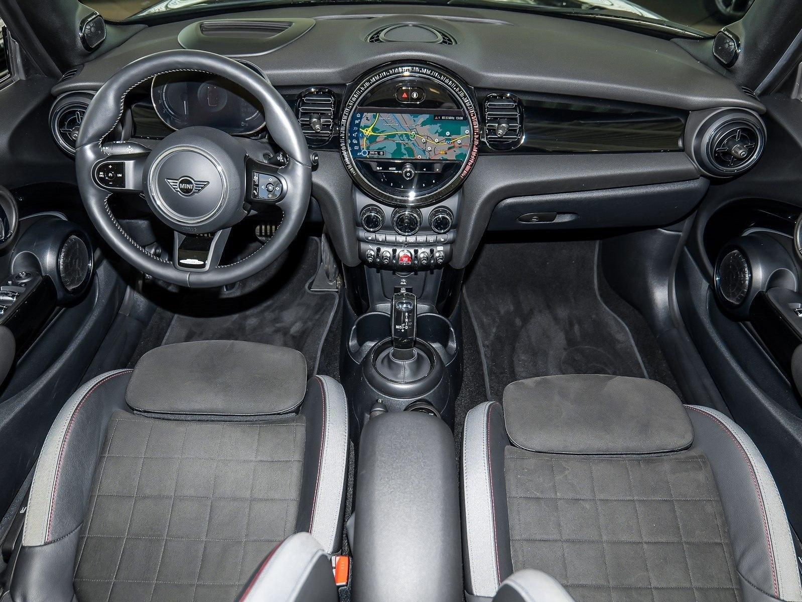 MINI Cooper Cabrio Premium Plus Navi JCW-Trim