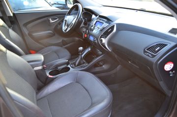 Fahrzeugabbildung Hyundai ix35 1.6 Comfort blue 2WD/Teilleder/TÜV NEU/