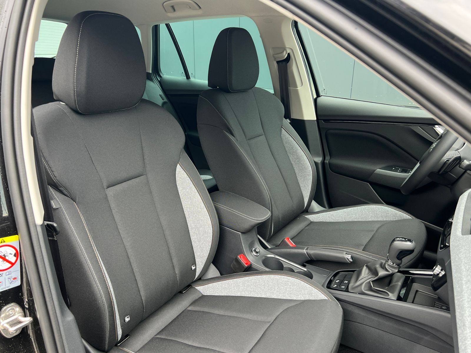 Fahrzeugabbildung SKODA Kamiq Tour 1.5 TSI DSG *AHK, Matrix-LED, Kamera,