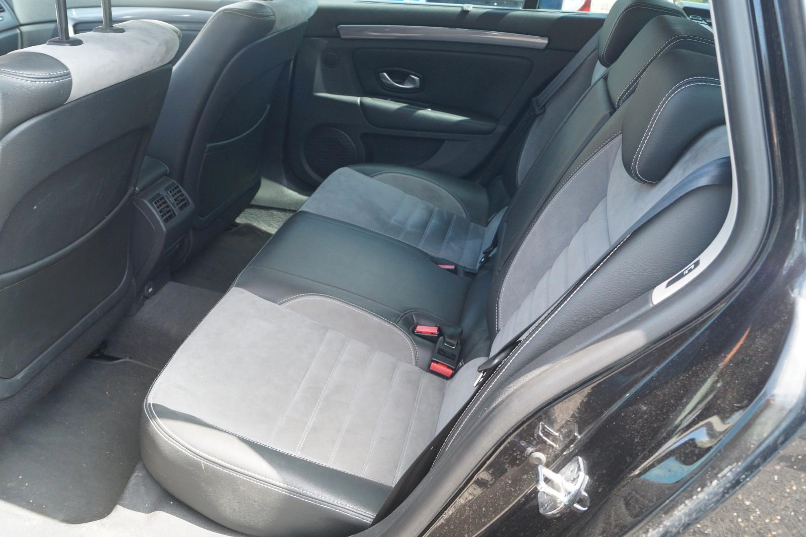 Renault Laguna 2010 — photo 19