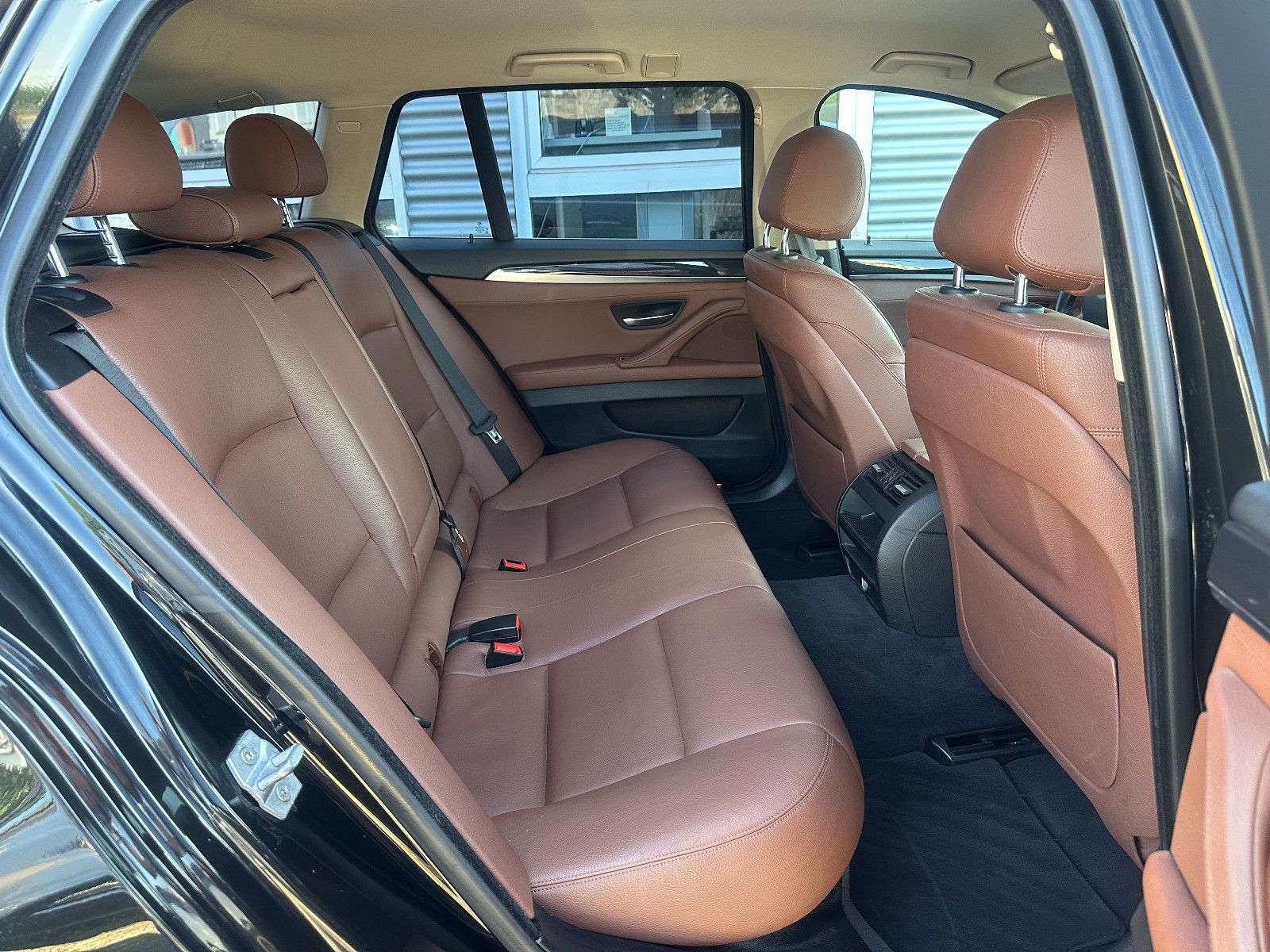 Fahrzeugabbildung BMW 520 d TOURING*HEAD-UP+LEDER-BRAUN*