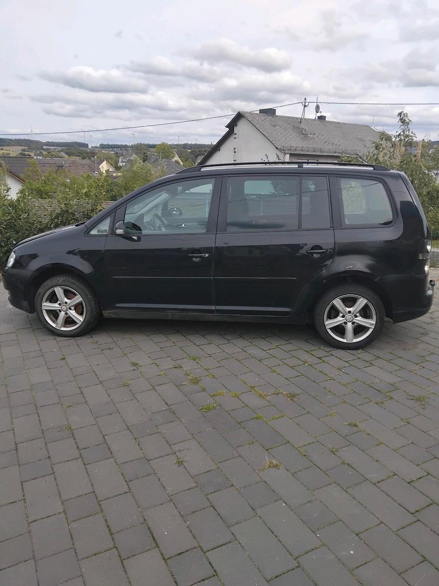 Volkswagen Touran 2007 — interior