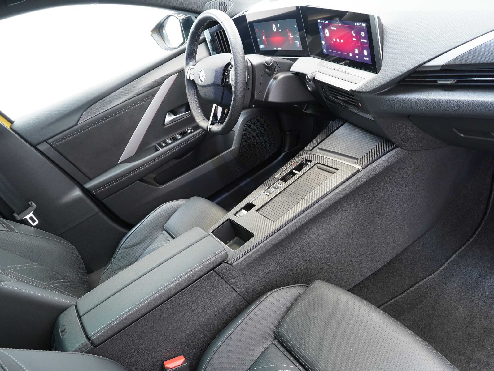 Fahrzeugabbildung Opel Astra L Lim. 5-trg. Ultimate INTELLILUX/PANORAMA