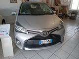 Toyota Yaris 1.3 5 porte Style - Toyota Yaris mit Benzin-Antrieb: Style
