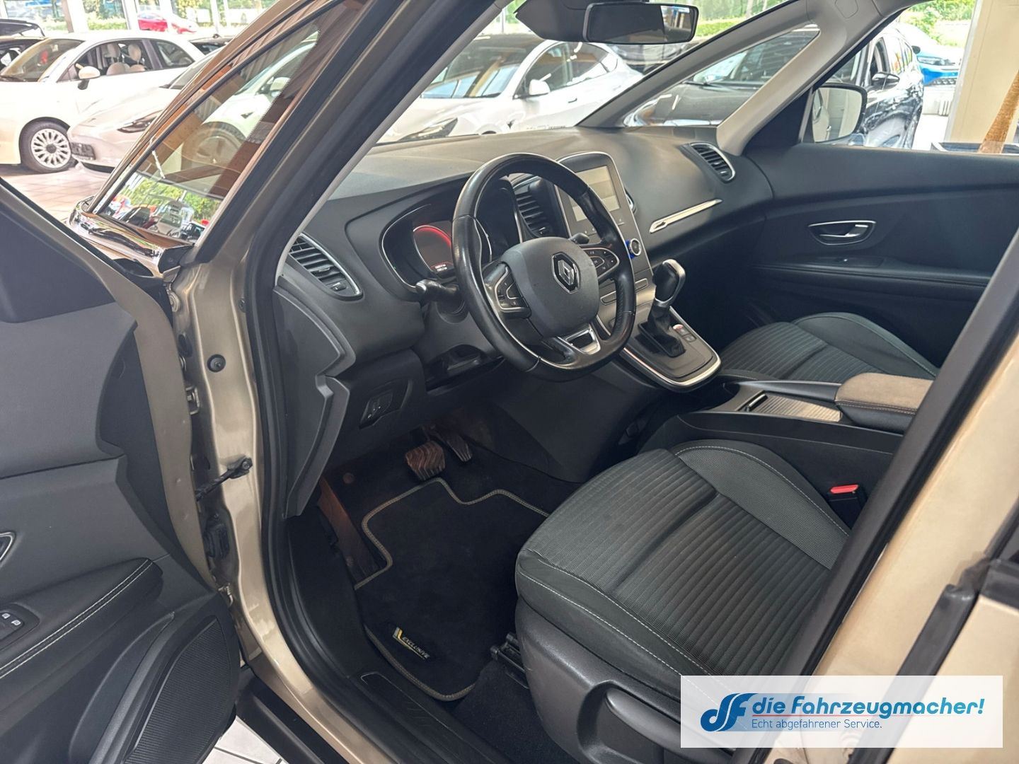 Fahrzeugabbildung Renault Scenic IV Grand Experience 1.5 dCi  DAB Keyless