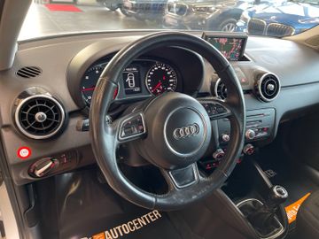 Audi A1 ambition *BI-XENON*NAVI*SZHZ*TEMPOMAT*PDC*