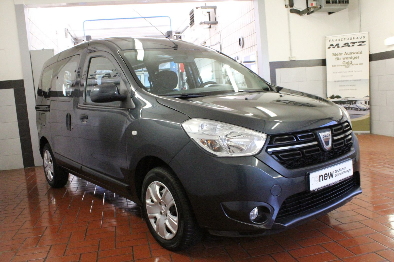 Fahrzeugabbildung Dacia Dokker 1.6 SCe 100 Laureate *Allwetterreifen*