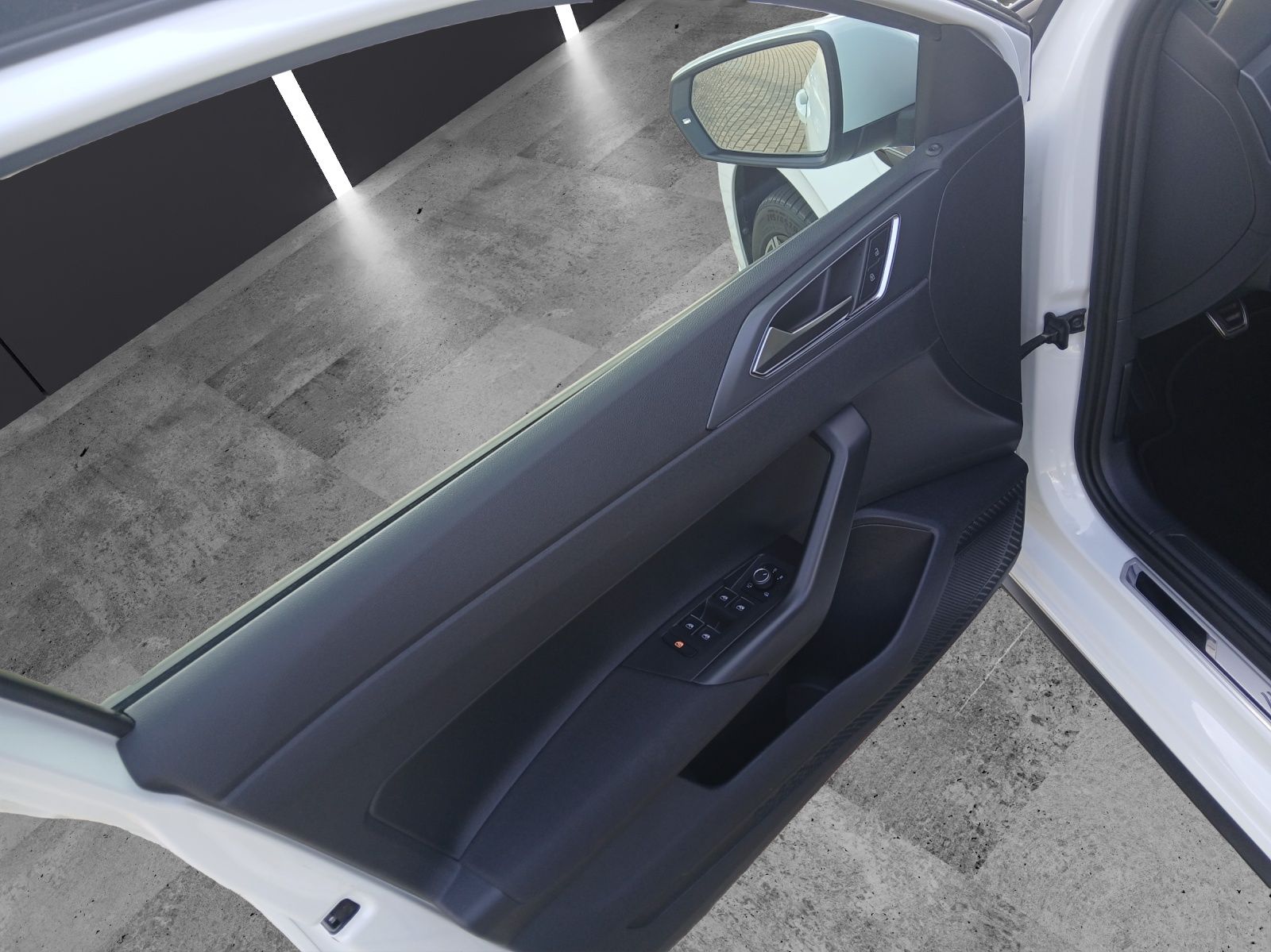 Fahrzeugabbildung Volkswagen Polo TSI R-Line Matrix Pano ACC PDC SH 17"