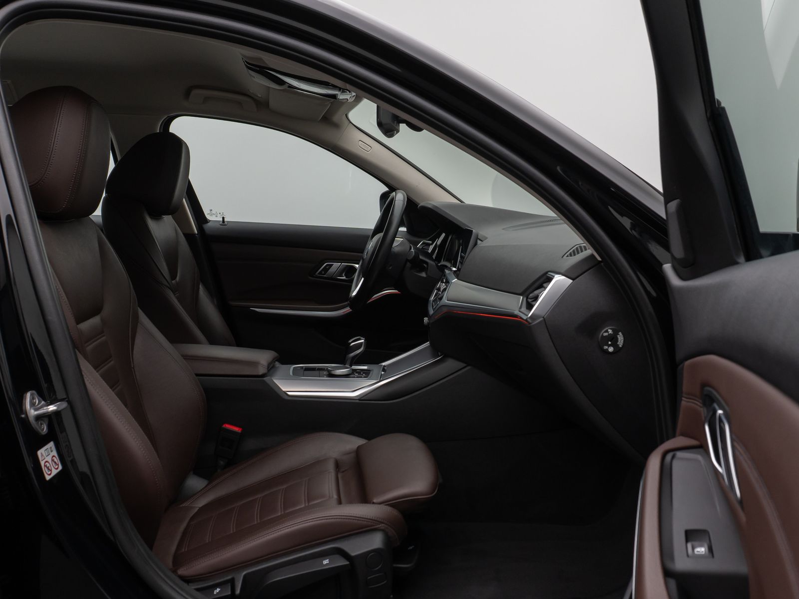 Fahrzeugabbildung BMW 320d xD Sport Line Kamera DAB HiFi Alarm AHK LED