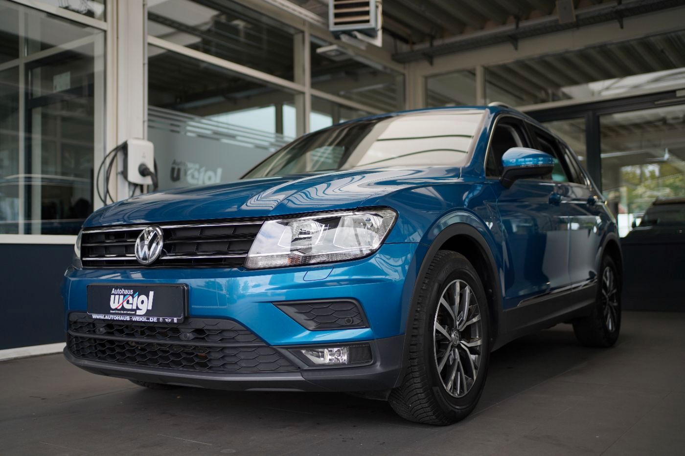 Fahrzeugabbildung Volkswagen Tiguan 1.4 TSI Comfortline Navi+Einparkhilfe+ACC